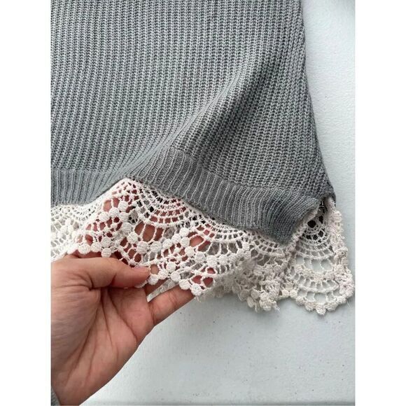 0876 Hippie Rose Gray Cable Crochet Knit Sweater Size Large - Picture 5 of 7